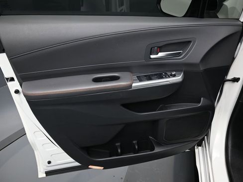 Used 2021 Toyota Sienna XSE w/ XSE Plus Package FWD image 11