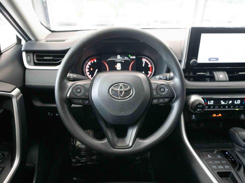 Used 2025 Toyota RAV4 XLE AWD/4WD image 21
