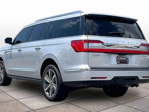 Used 2019 Lincoln Navigator L Select w/ Technology Package RWD image 2
