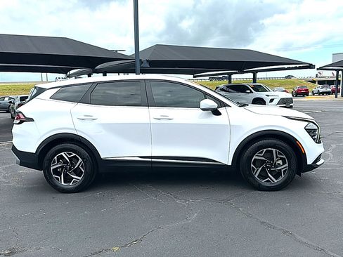 Used 2025 Kia Sportage LX FWD image 9