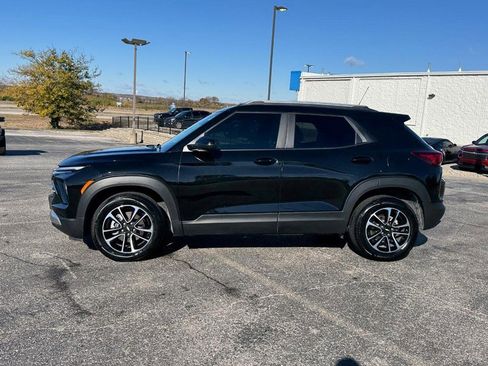 Certified 2025 Chevrolet TrailBlazer LT w/ Convenience Package image 2