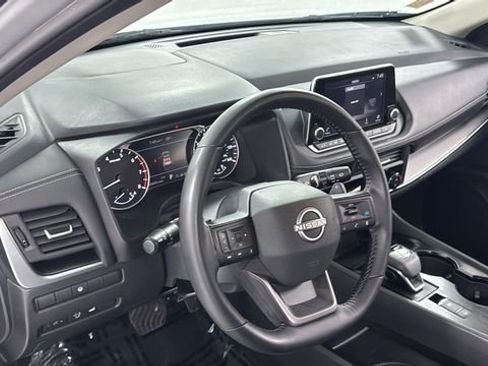 Certified 2025 Nissan Rogue SV image 35