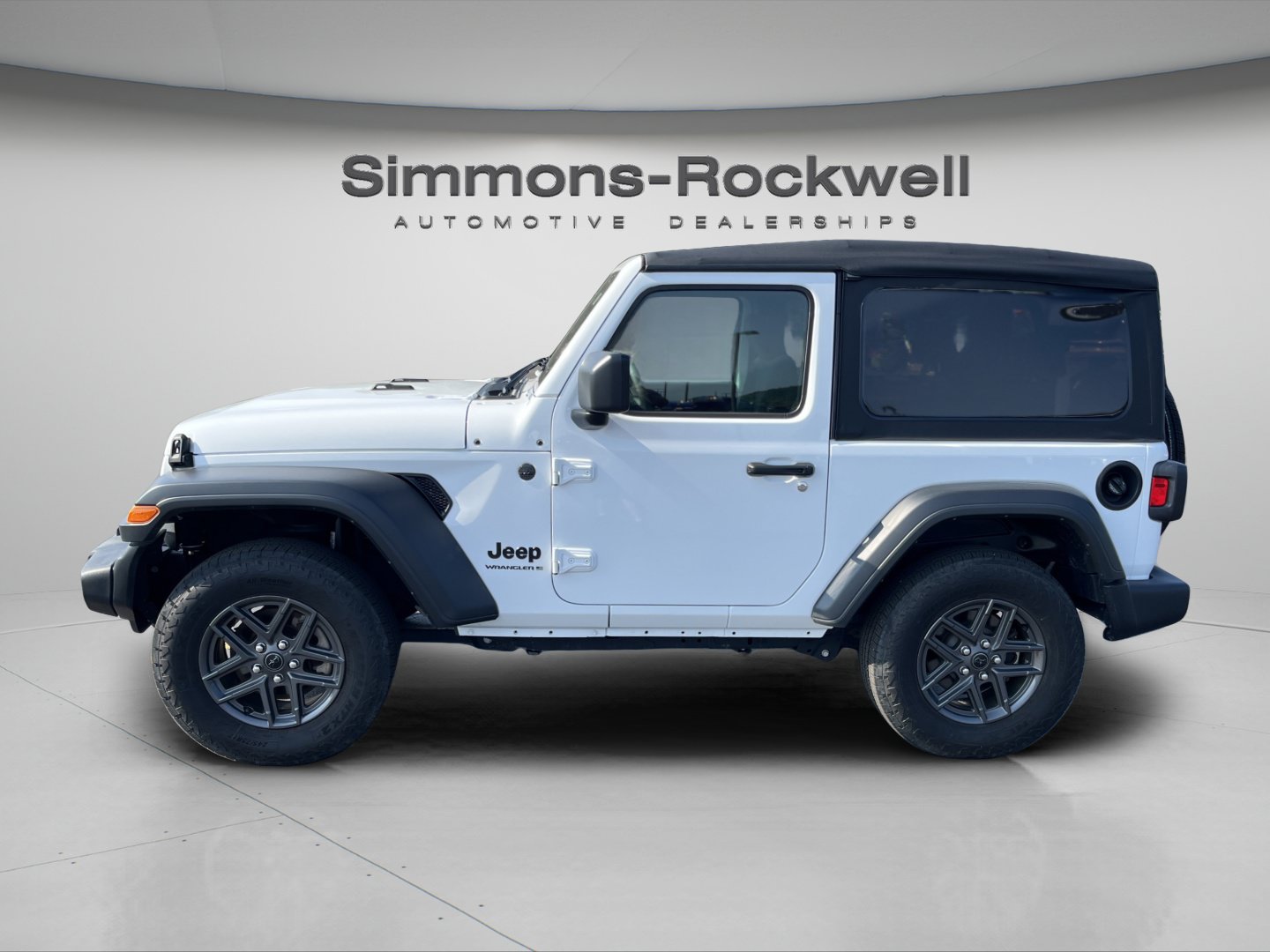 Used 2025 Jeep Wrangler Sport AWD/4WD image 2
