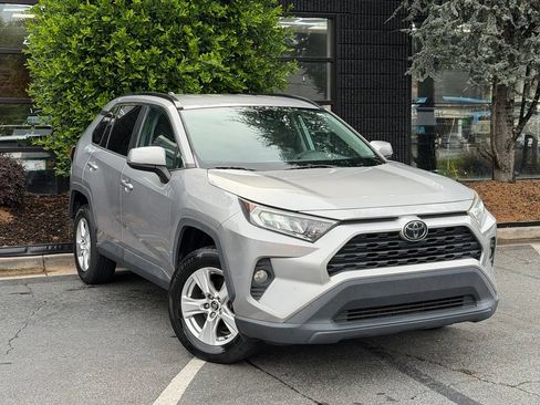 Used 2020 Toyota RAV4 XLE AWD/4WD image 7