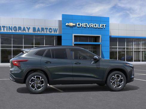 New 2026 Chevrolet Trax LT w/ Driver Confidence Package FWD image 6