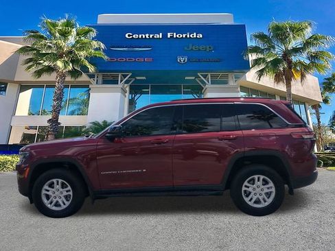 Certified 2024 Jeep Grand Cherokee Laredo AWD/4WD image 8