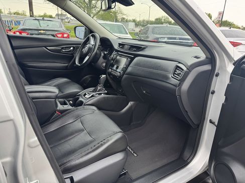 Used 2018 Nissan Rogue SL FWD image 20