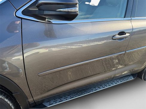 Used 2019 Toyota Highlander XLE image 31