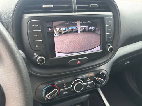 Used 2023 Kia Soul LX w/ Option Group 015 FWD image 13