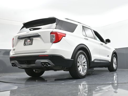 Used 2021 Ford Explorer King Ranch w/ Premium Technology Package image 28