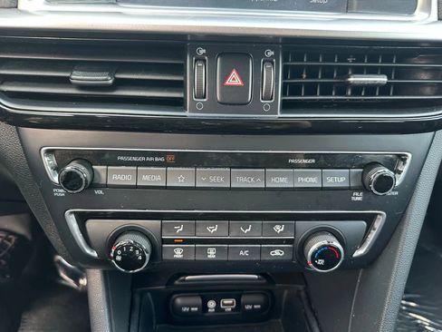 Used 2020 Kia Optima LX image 25