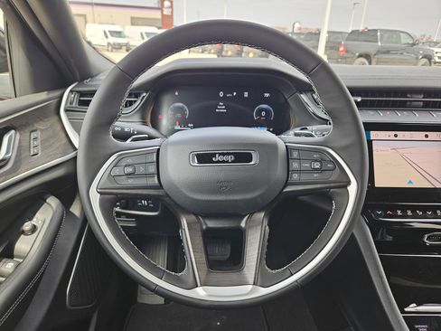 New 2026 Jeep Grand Cherokee L Limited image 18