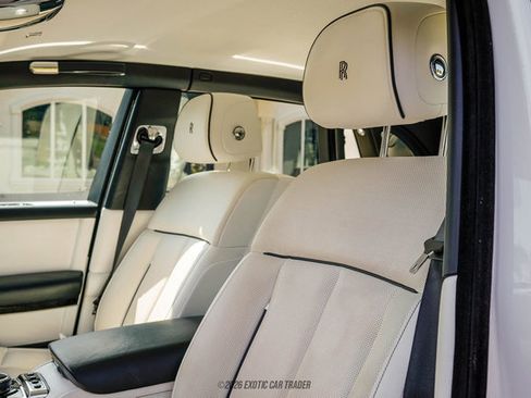 Used 2020 Rolls-Royce Phantom Sedan RWD image 56