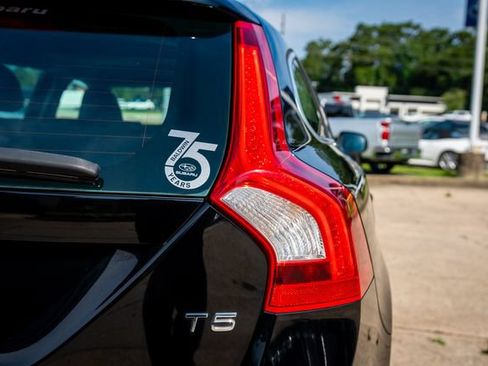 Used 2015 Volvo V60 T5 Premier Plus FWD image 17