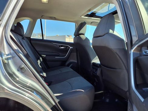 Used 2022 Toyota RAV4 XLE w/ Convenience Package image 29