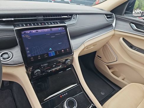 Used 2022 Jeep Grand Cherokee Limited RWD image 22