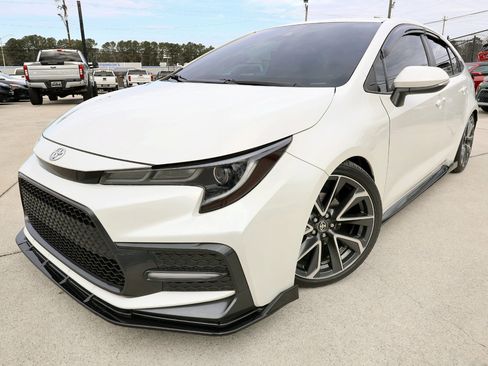 Used 2020 Toyota Corolla XSE image 2