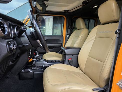 Used 2018 Jeep Wrangler Unlimited Rubicon w/ Uconnect 4C Nav & Sound Group AWD/4WD image 3