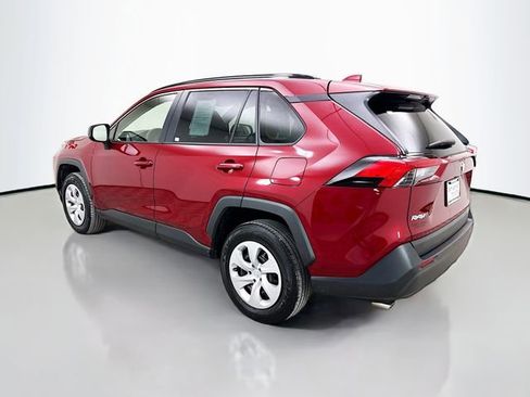 Used 2021 Toyota RAV4 LE image 5