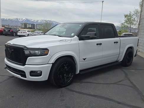 Used 2025 RAM 1500 Big Horn AWD/4WD image 7