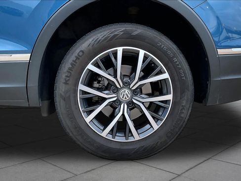 Used 2020 Volkswagen Tiguan SE w/ Panoramic Sunroof Package AWD/4WD image 12