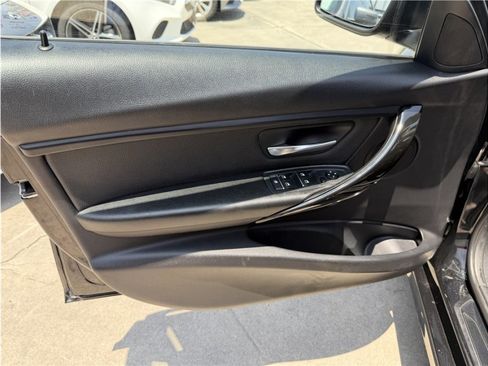 Used 2018 BMW 320i Sedan RWD image 15
