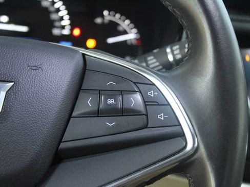 Used 2018 Cadillac XT5 AWD image 17