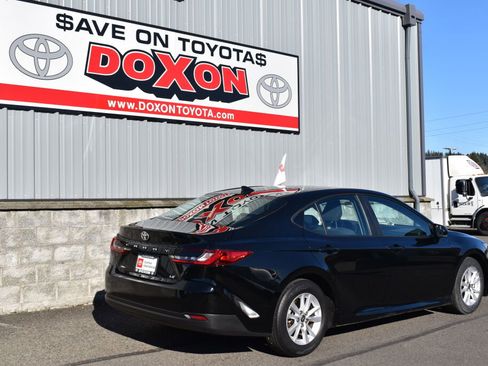 Certified 2025 Toyota Camry LE image 5