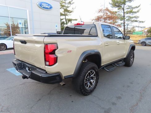 Used 2023 Chevrolet Colorado ZR2 w/ ZR2 Convenience Package III image 5