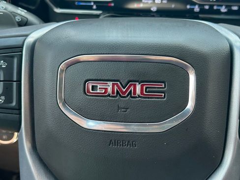 Used 2022 GMC Sierra 1500 SLT AWD/4WD image 40