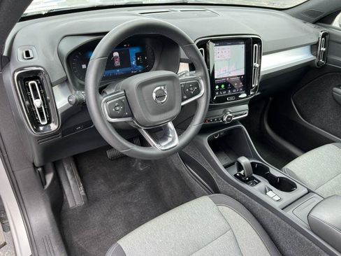 Used 2024 Volvo XC40 B5 Core AWD/4WD image 14