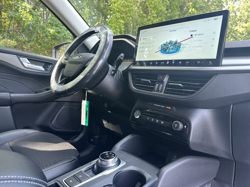 New 2025 Ford Escape SE image 34