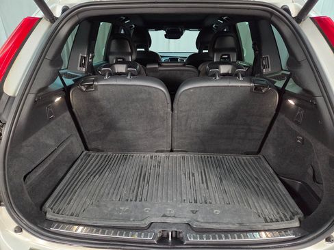 Used 2018 Volvo XC90 T6 Momentum w/ Convenience Package image 8