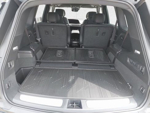 New 2026 Cadillac Vistiq Sport w/ LPO, Floor Liner Package image 14