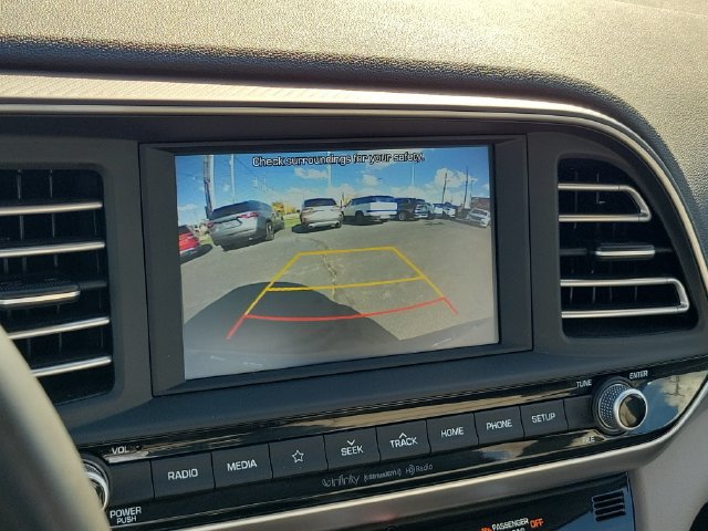 Used 2019 Hyundai Elantra Limited w/ Winter Weather Package FWD image 16