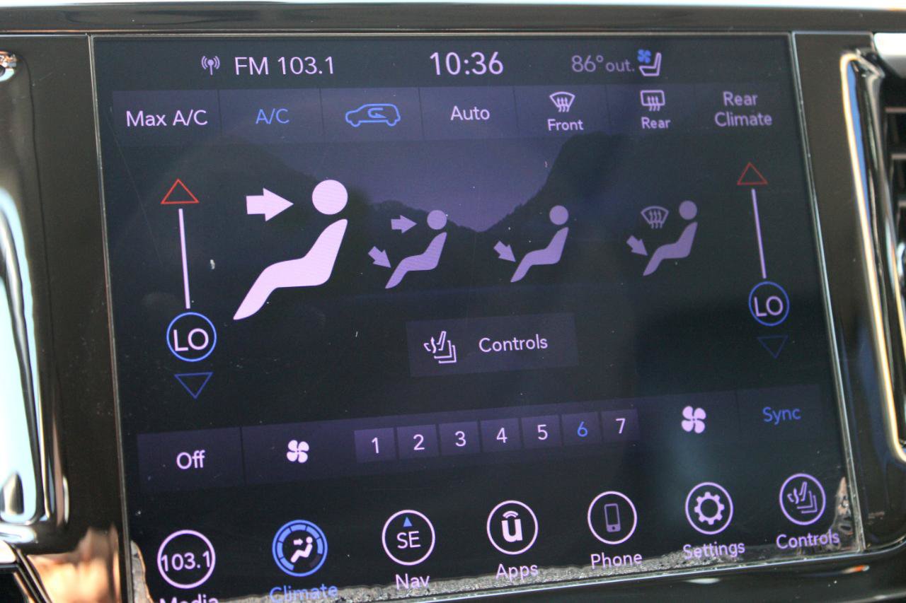 Used 2019 Chrysler Pacifica Limited FWD image 34