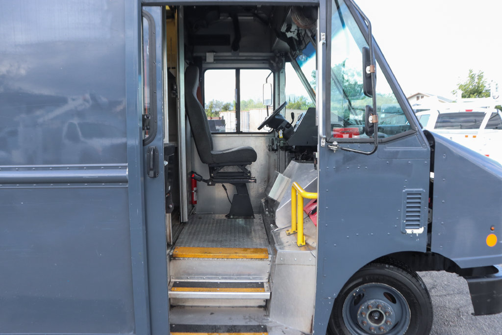 Used 2019 Ford E-450 and Econoline 450 Super Duty RWD image 30