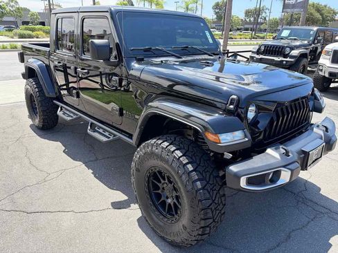 Used 2022 Jeep Gladiator Sport AWD/4WD image 9