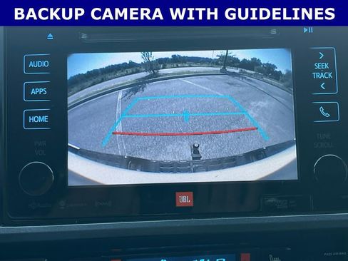 Used 2018 Toyota Tacoma TRD Sport AWD/4WD image 4
