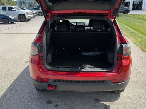 Used 2025 Jeep Compass Trailhawk w/ Trailhawk Elite Group AWD/4WD image 13