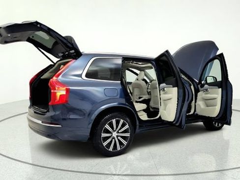 Used 2024 Volvo XC90 B5 Core AWD/4WD image 19