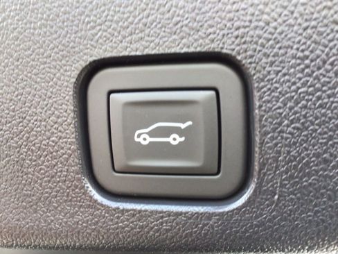 New 2025 Chevrolet Traverse LT w/ Enhanced Driving Package image 33