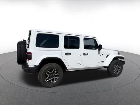 Used 2025 Jeep Wrangler Unlimited Sahara AWD/4WD image 12
