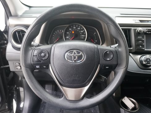 Used 2015 Toyota RAV4 LE FWD image 14