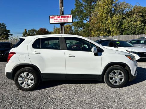 Used 2017 Chevrolet Trax LS FWD image 3