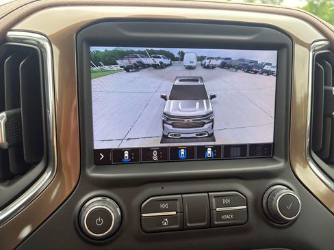 Used 2021 Chevrolet Silverado 1500 High Country w/ Technology Package AWD/4WD image 33