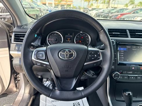 Used 2017 Toyota Camry XSE FWD image 13