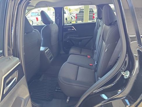 New 2025 Mitsubishi Outlander ES image 10