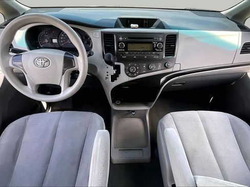 Used 2013 Toyota Sienna L FWD image 14