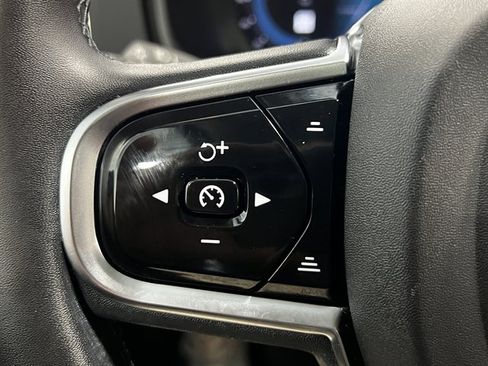 Used 2023 Volvo XC90 B6 Plus w/ Protection Package Premier image 40